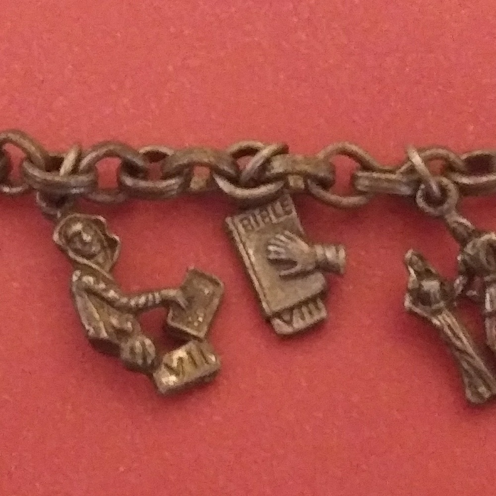 CGT Inc. 10 COMMANDMENTS charm bracelet RARE